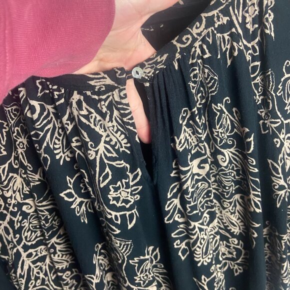 Lucky Brand Size 2X Black Tan Floral Blouse Top Prairie Boho Neutral Scoop Neck - Picture 4 of 5